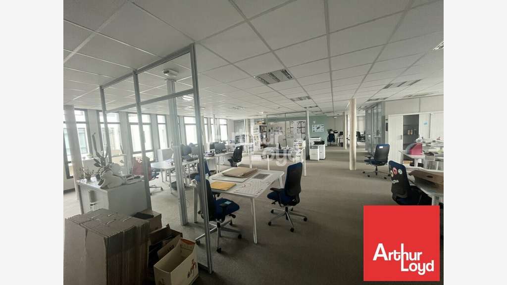 Plateau de bureaux 317m² à louer à Poitiers Gare