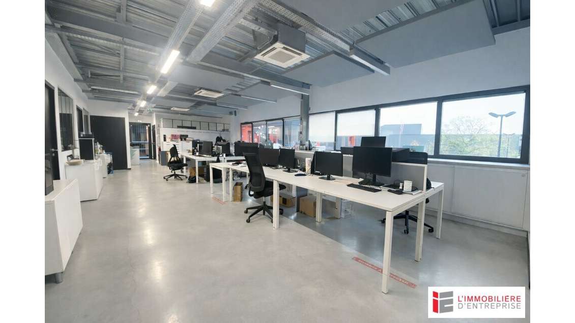Bureaux loués en excellent état à louer à Rennes 