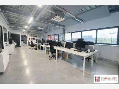 Bureaux loués en excellent état à louer à Rennes 