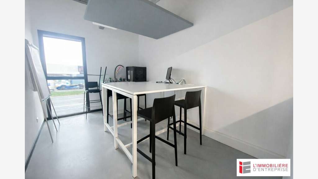 Bureaux loués en excellent état à louer à Rennes