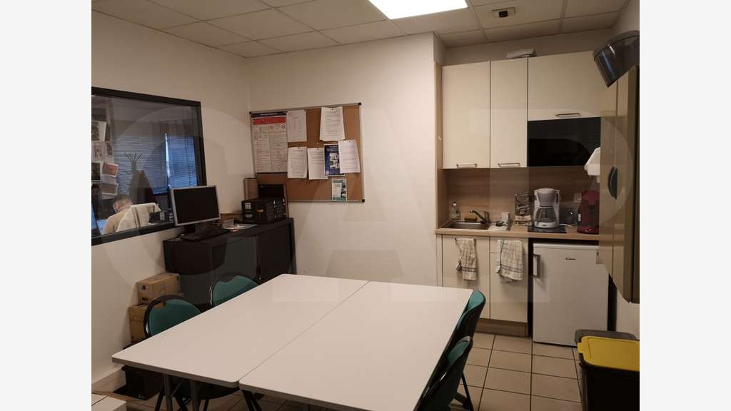 A louer plateau de bureaux RDC 150m² à Vannes Est