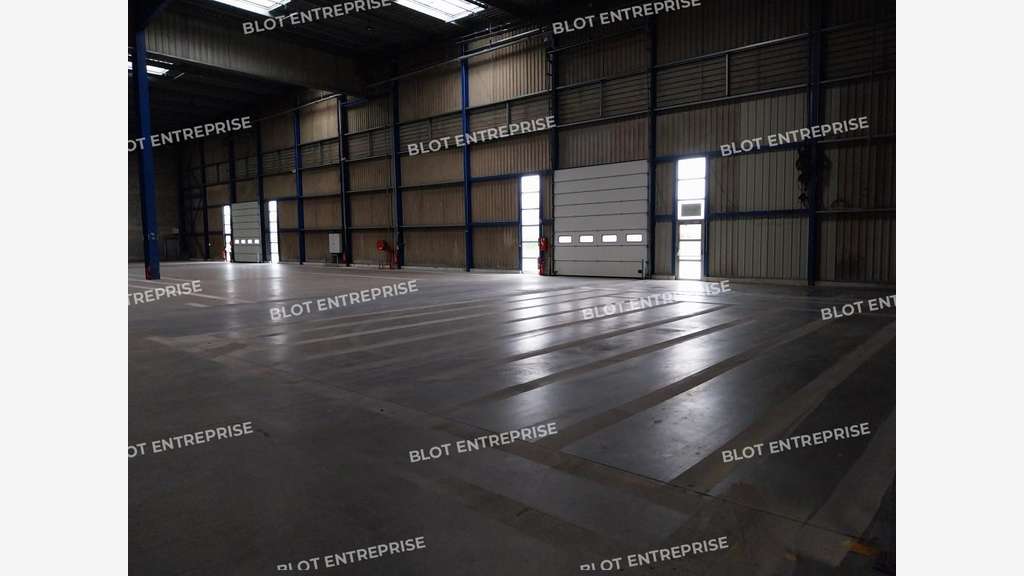A louer plateforme logistique 18960m² Saint-Aignan