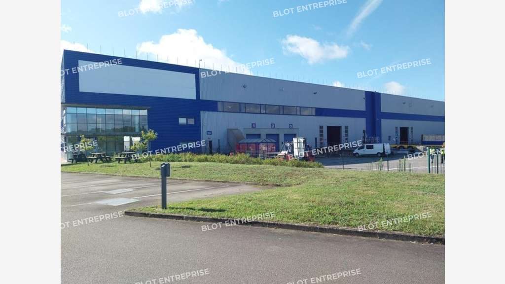 A louer plateforme logistique 18960m² Saint-Aignan