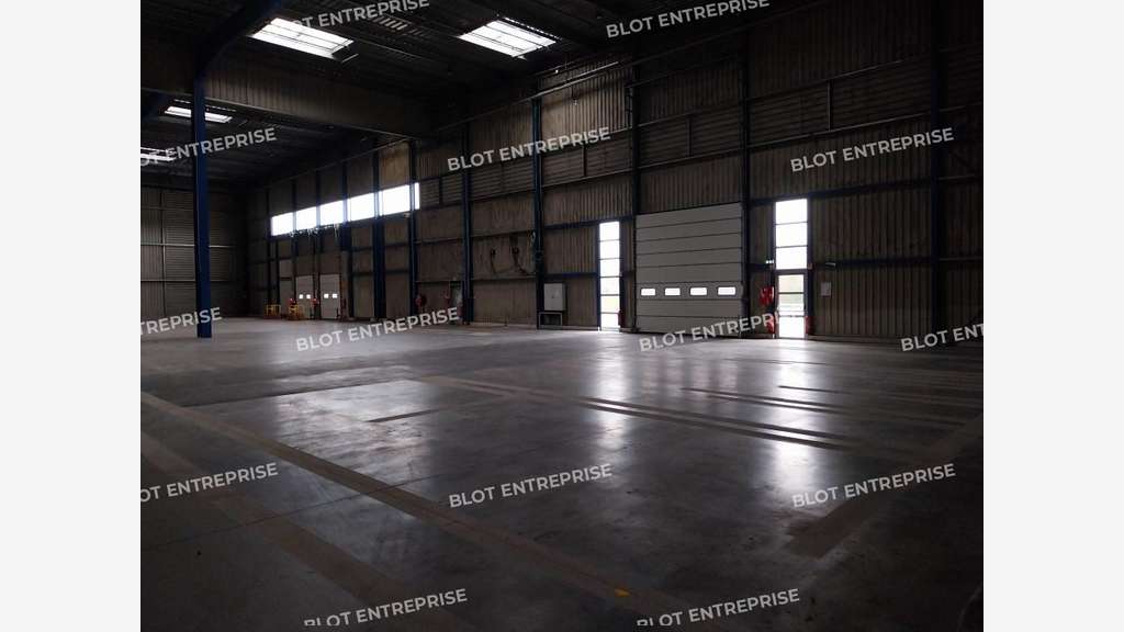 A louer plateforme logistique 18960m² Saint-Aignan