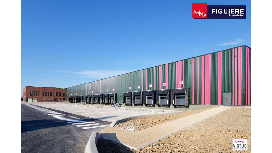 A louer plateforme messagerie ZI des Saurins Senas