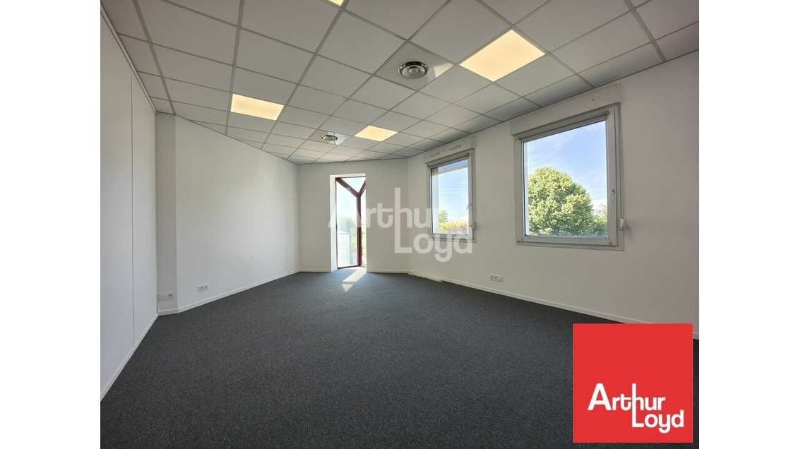 Bureaux de 66m² à louer à Poitiers ZI République