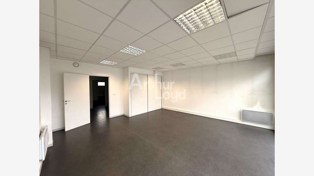 Bureaux commerciaux à louer à Poitiers av du 8 mai