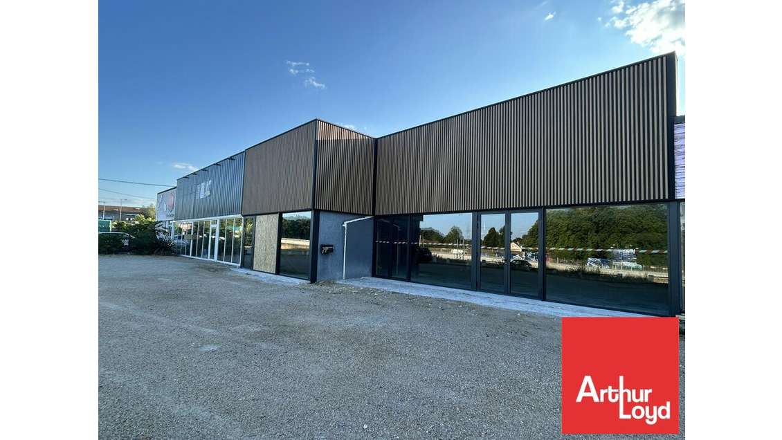 A louer local commercial 200m² Poitiers empl n°1