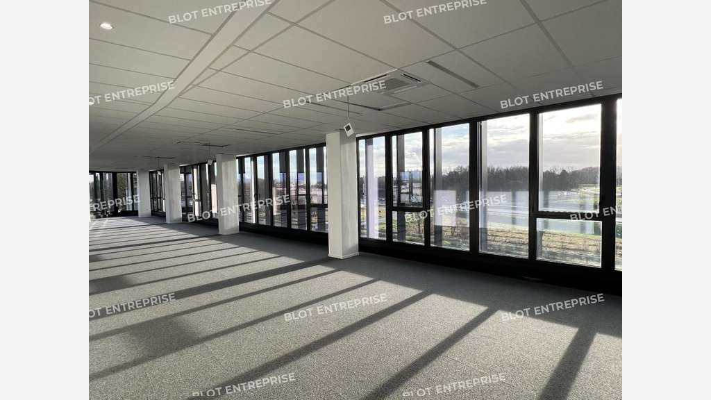 A louer bureaux neufs 352m² au Sud de rennes