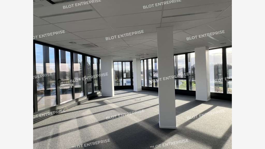 A louer bureaux neufs 352m² au Sud de rennes
