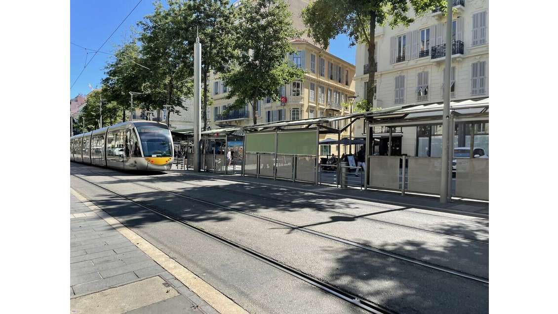 A louer local commercial 466m² à Nice Libération