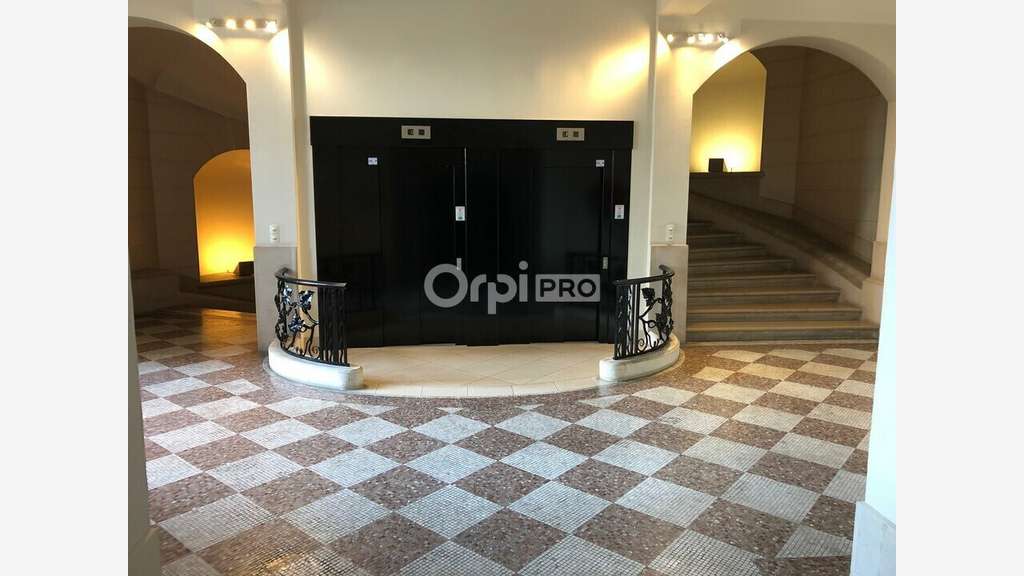 Bureaux de 1245m² à louer à Reims hyper centre