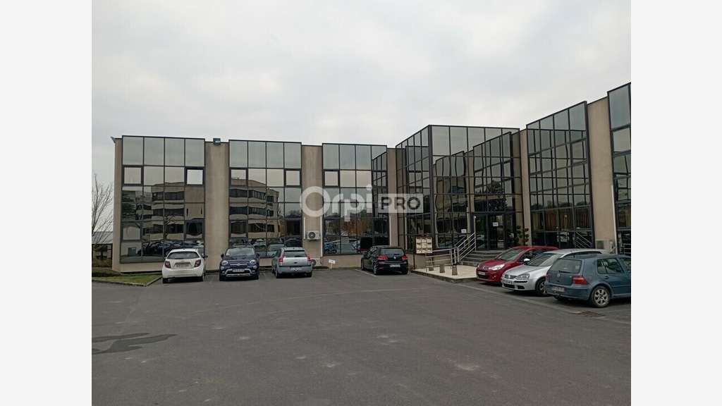 Bureau de 233m² à louer en R+1 à Reims Farman