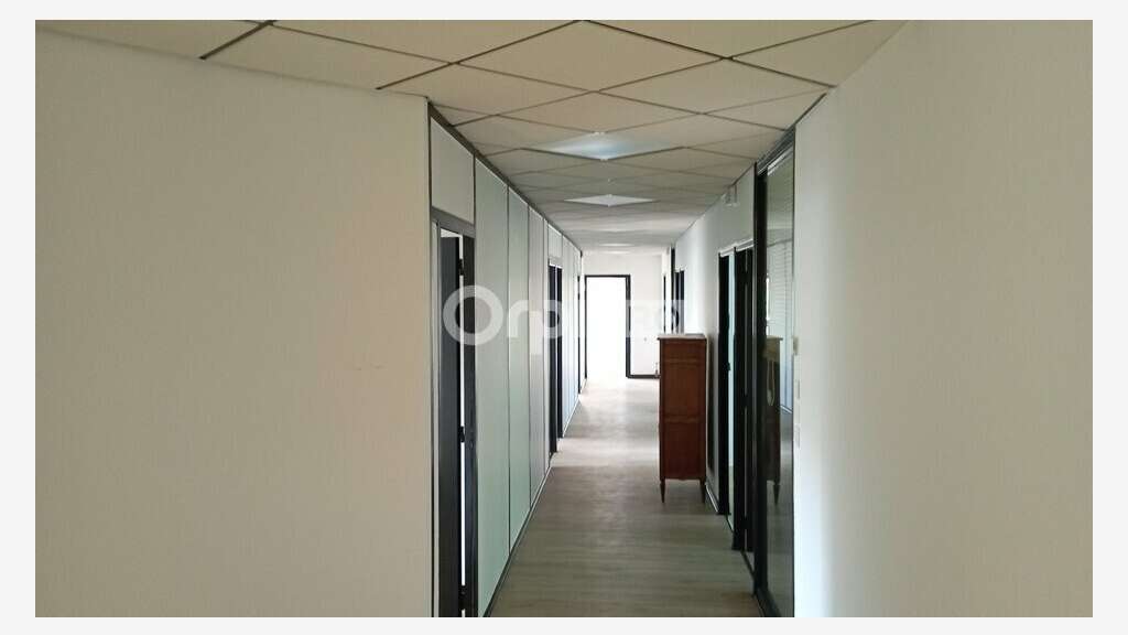 Bureau de 233m² à louer en R+1 à Reims Farman
