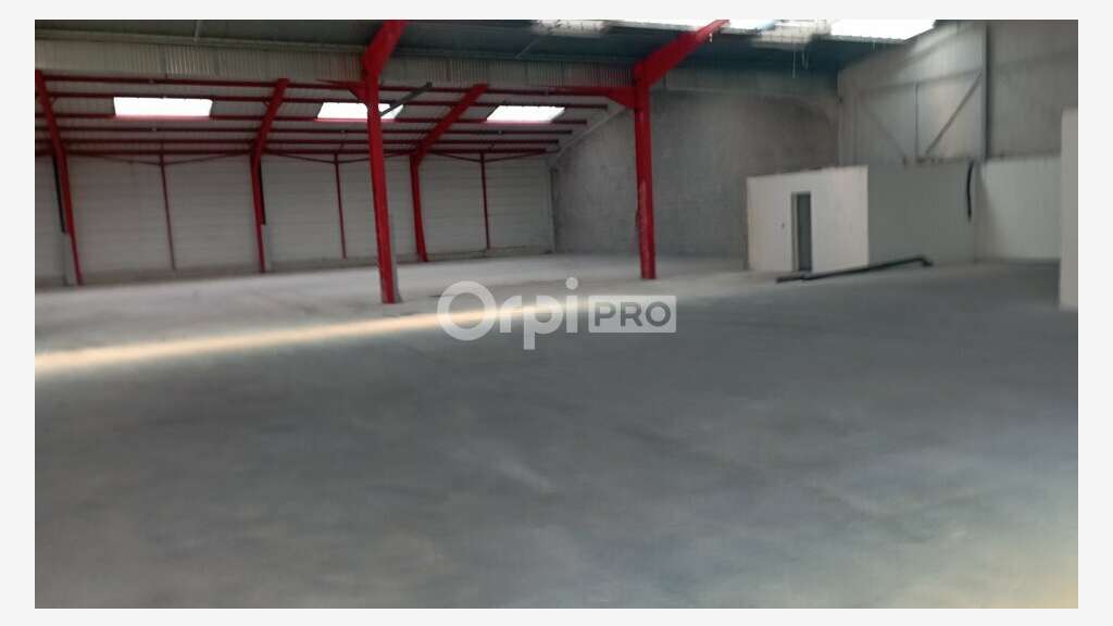 Local d'activité de 311m² à louer à Reims Farman