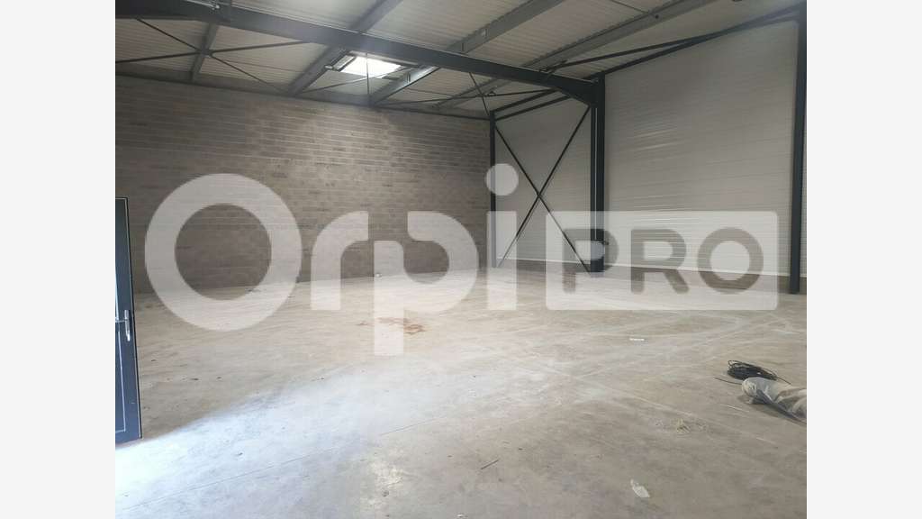 Local d'activité 211m² à louer à Reims Farman