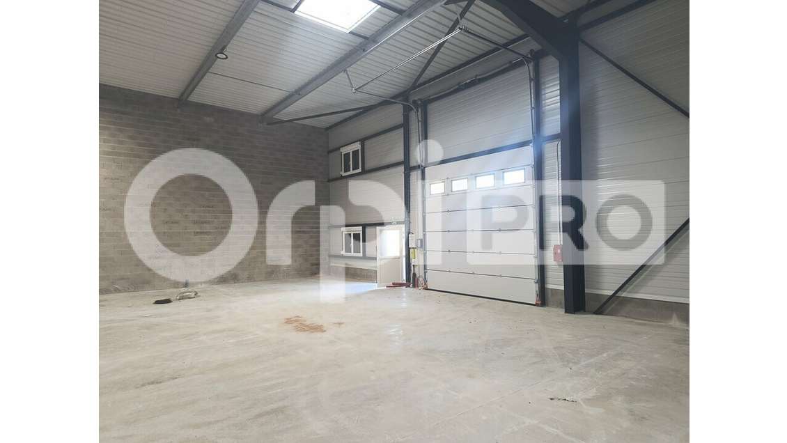 Local d'activité 211m² à louer à Reims Farman