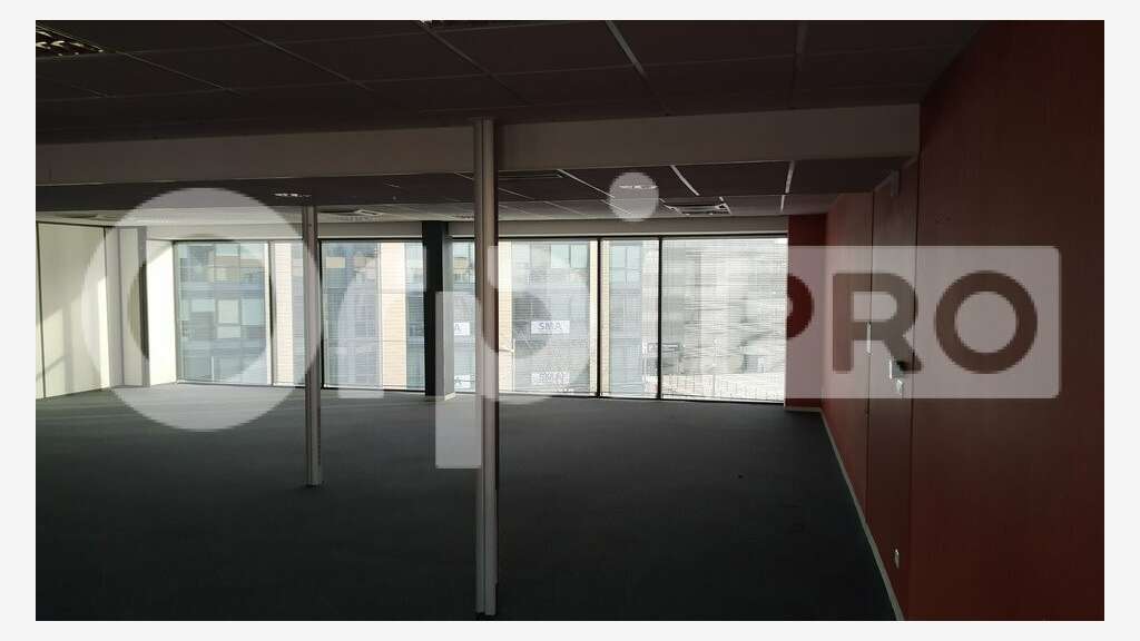 Bureaux 215m² à louer en RDC à Reims gare centre