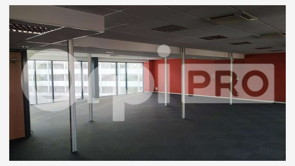 Bureaux 215m² à louer en RDC à Reims gare centre