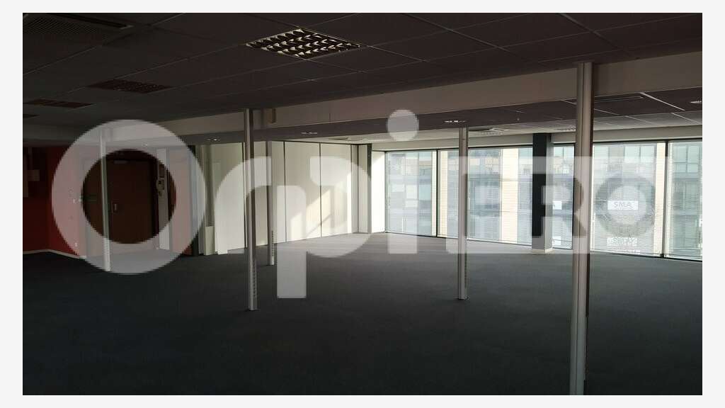 Bureaux 215m² à louer en RDC à Reims gare centre