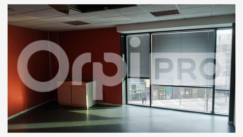 Bureaux 215m² à louer en RDC à Reims gare centre