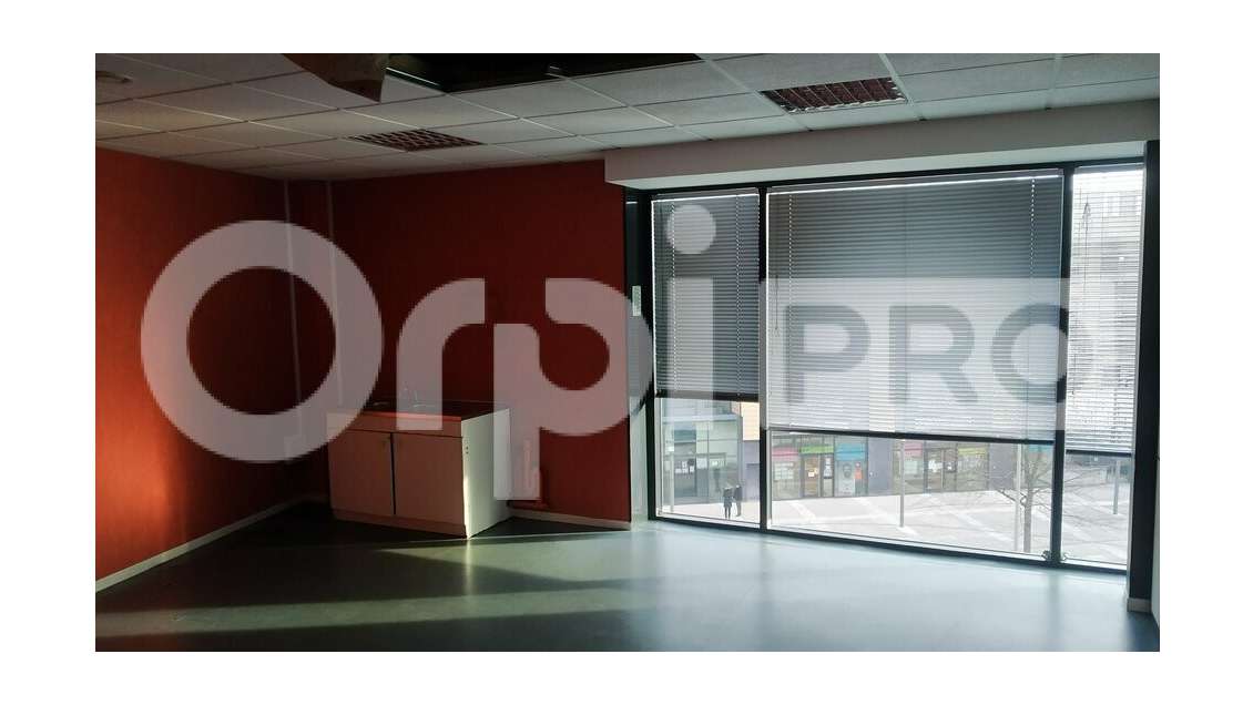 Bureaux 215m² à louer en RDC à Reims gare centre