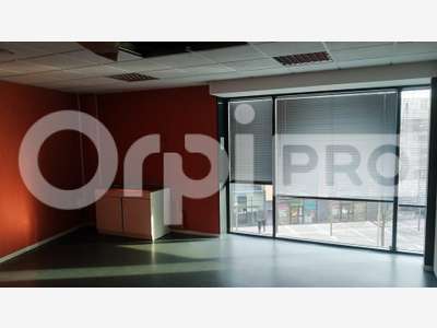 Bureaux 215m² à louer en RDC à Reims gare centre