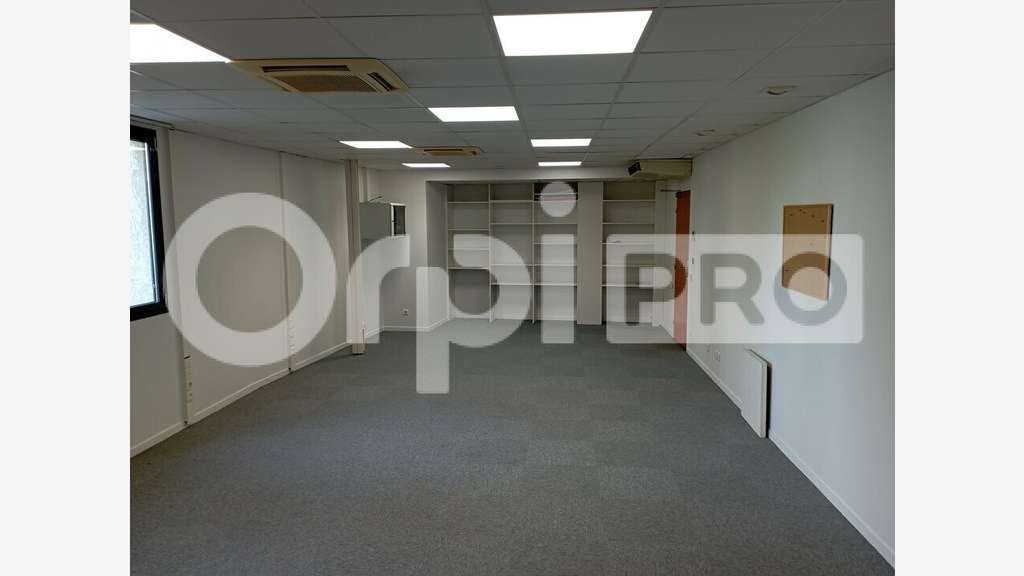 A louer local bureaux de 67m² à Reims Gare TGV