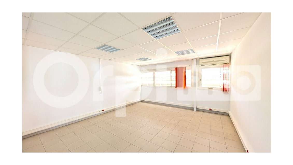 Bureaux rénovés R+1 à louer sur Dégrad des Cannes