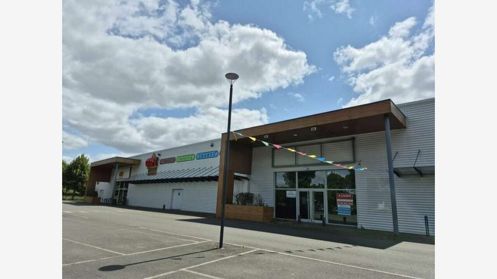A louer local commercial 150m² en Vallée du Loir