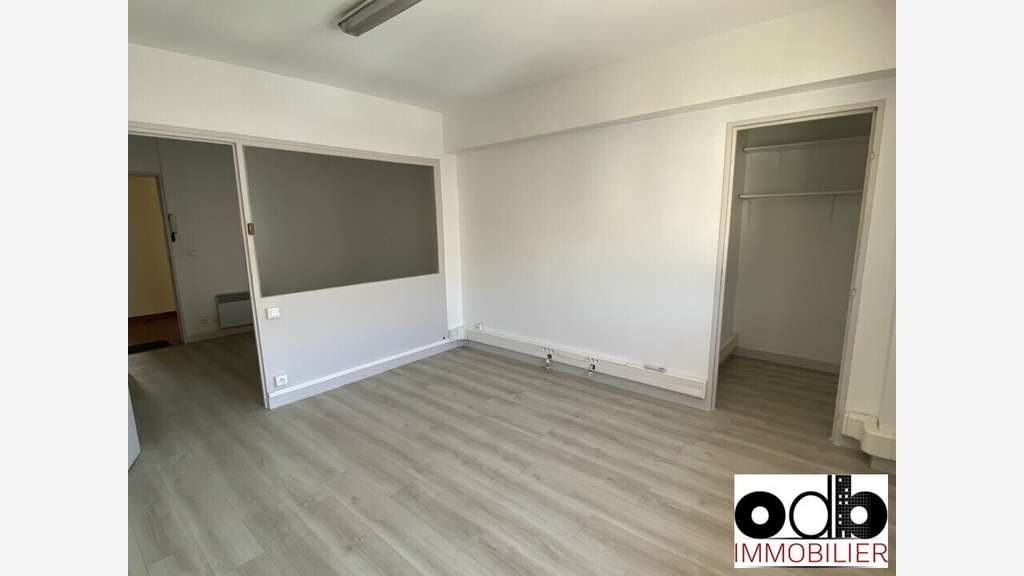 A louer bureaux 88m² en étage à St-Laurent-du-Var