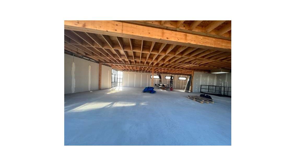 Location local commercial 450m² à Saint Lys