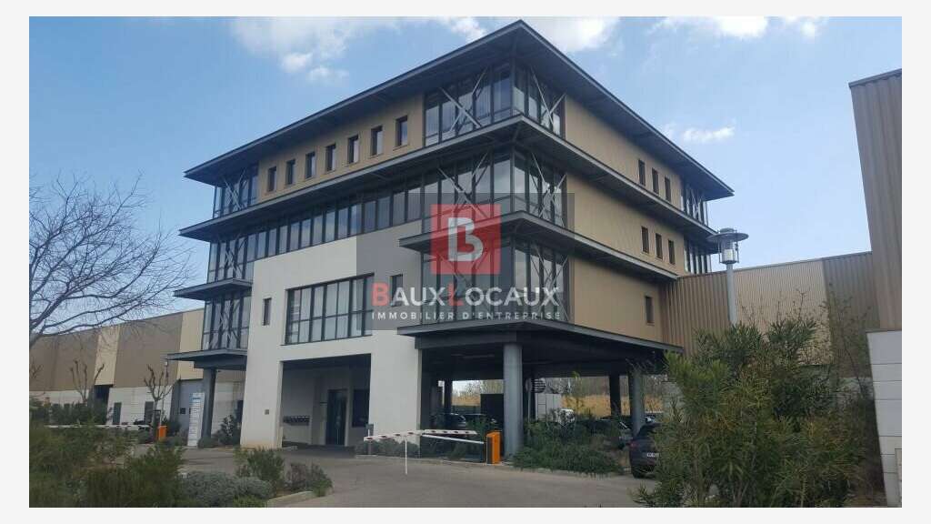 A louer bureaux 64m² en R+2 à Saint Martin Crau