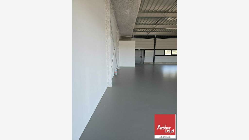 Loue local commercial 163m² St Paul Trois Châteaux