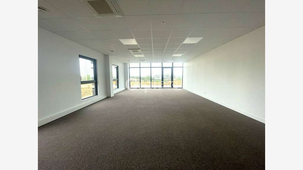 Bureau de 113m² à louer en RDC à Saint Quentin