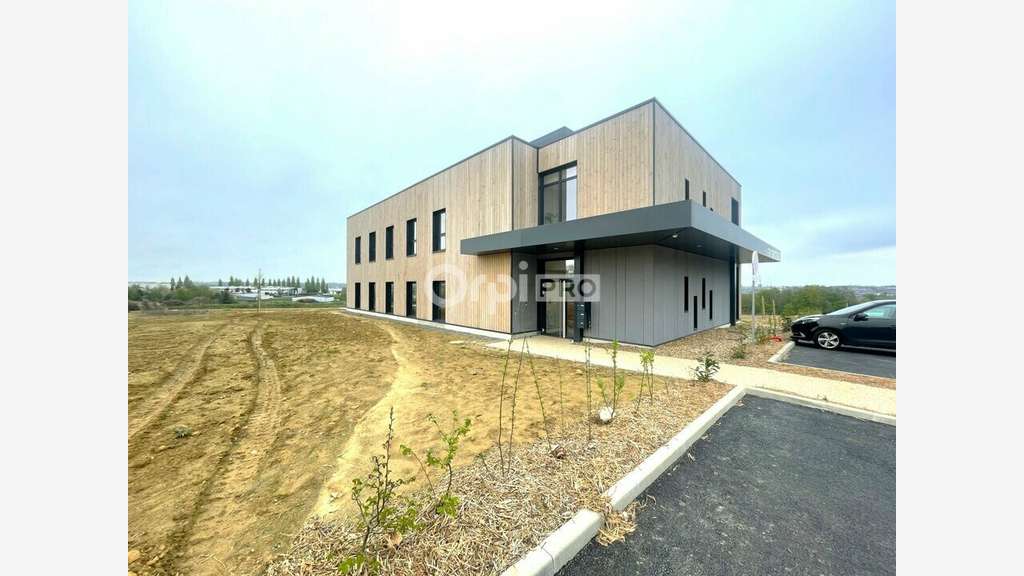 Bureau de 113m² à louer en RDC à Saint Quentin