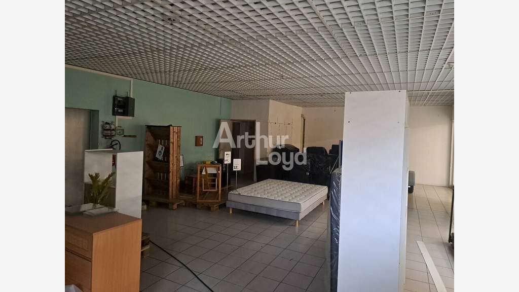 Local commercial de 93m² à louer à Sainte Verge