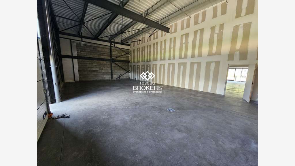 A louer local 332m² à Faverges-seythenex