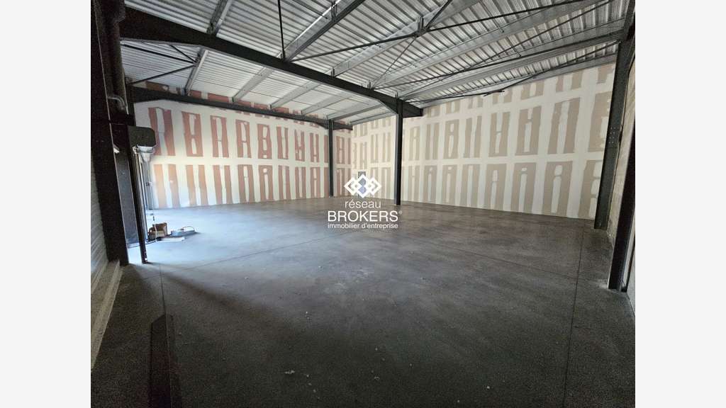 A louer local 332m² à Faverges-seythenex