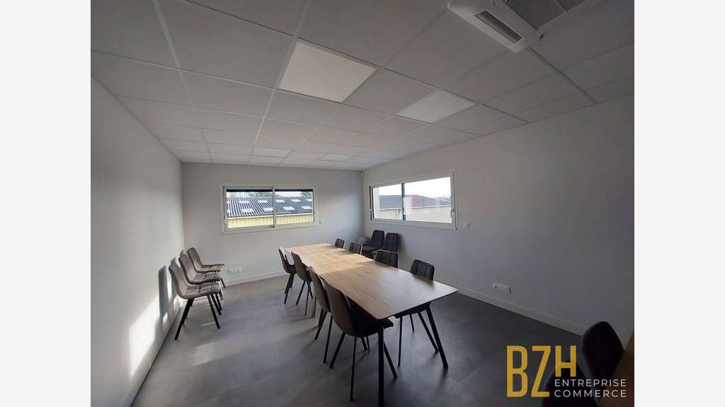 A louer salle de reunion 35m² R+1 à Noyalo