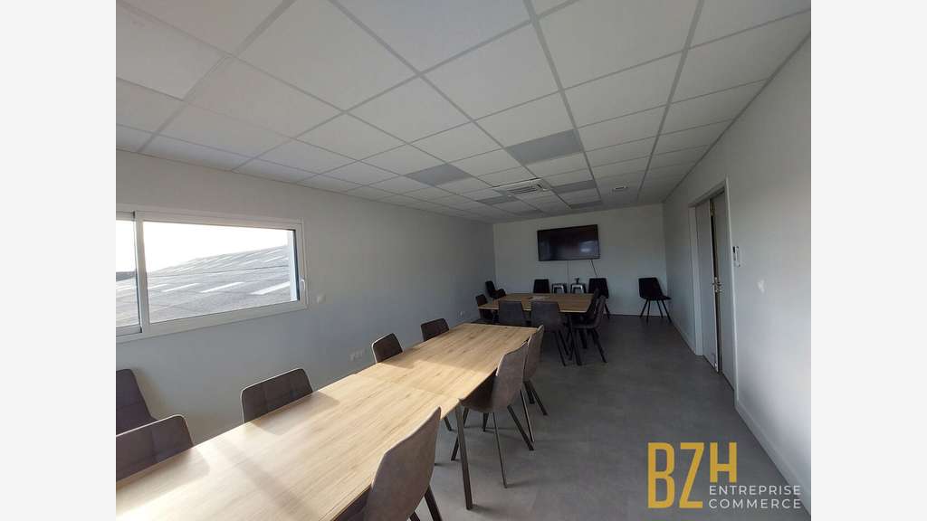 A louer salle de reunion 35m² R+1 à Noyalo