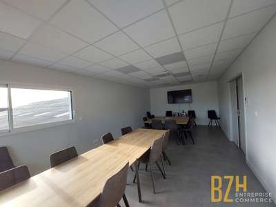 A louer salle de reunion 35m² R+1 à Noyalo