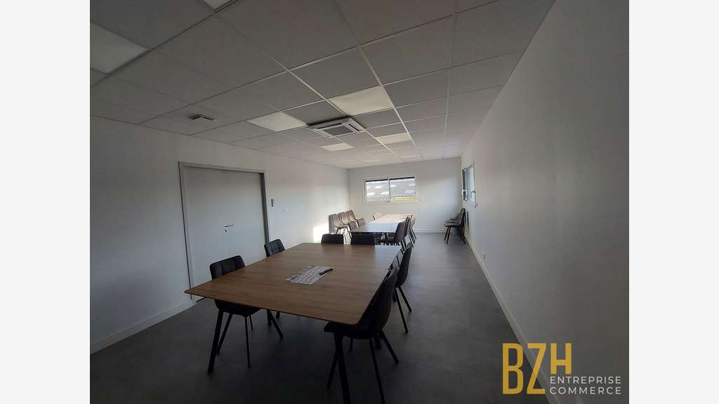 A louer salle de reunion 35m² R+1 à Noyalo