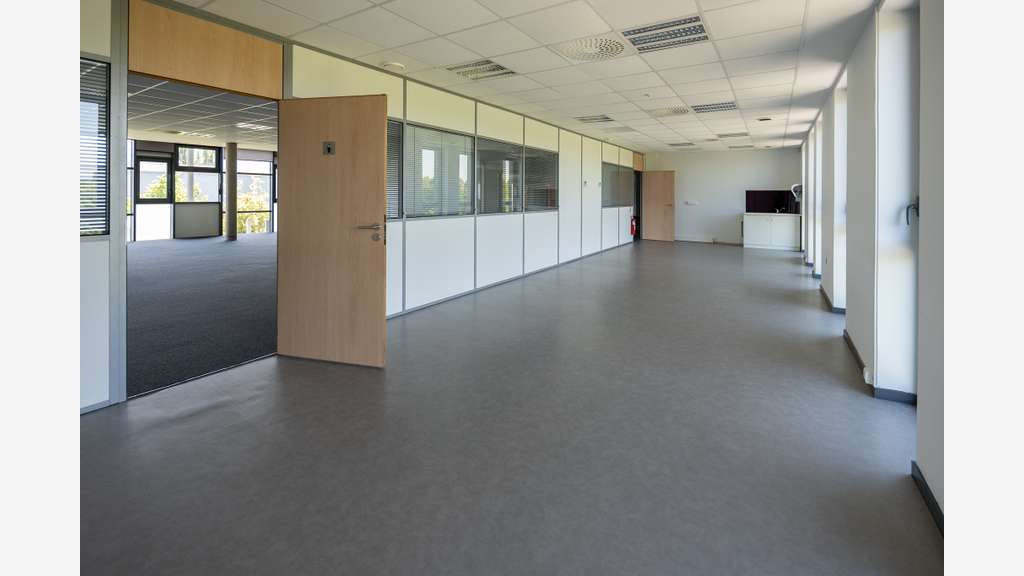Location plateau de bureaux neufs  276m² à Alençon