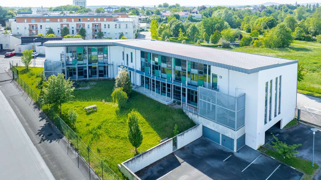 Location plateau de bureaux neufs  276m² à Alençon