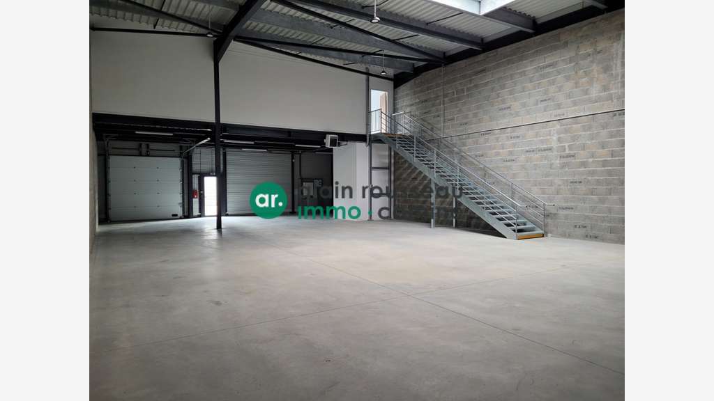 Loue local d'activité de 340m² en ZI St Herblain