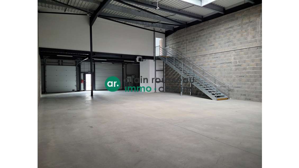 Loue local d'activité de 340m² en ZI St Herblain