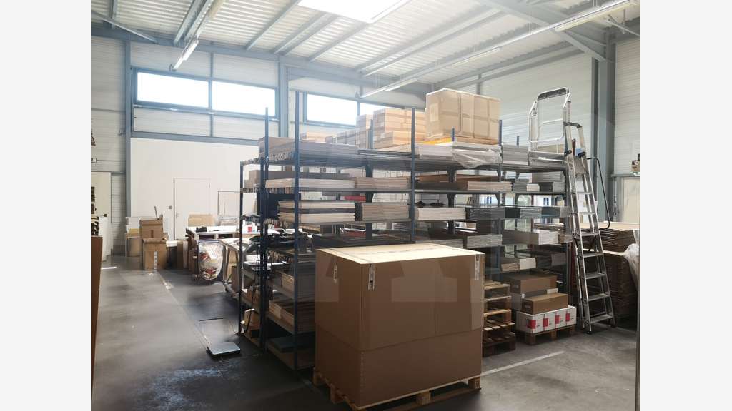 Loue bâtiment d'activités de 210m² secteur Auray
