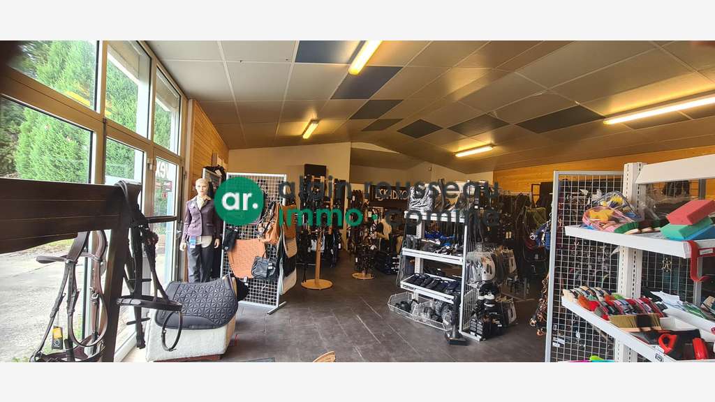 A louer show room 120m² sur 750m² à Angers Nord