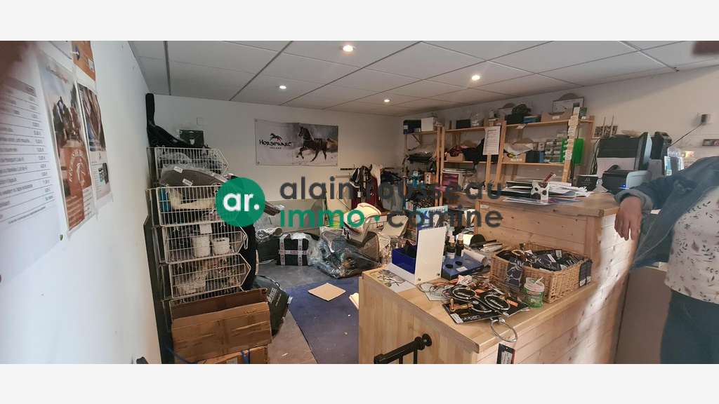 A louer show room 120m² sur 750m² à Angers Nord